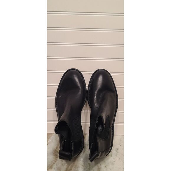 Born Mens Julian Chelsea Boots Black Leather Size 9 NEW